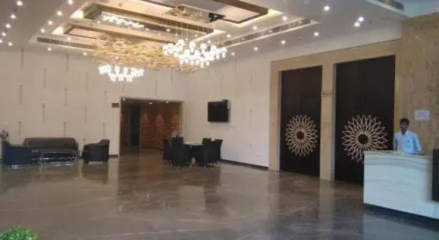 KL7 Hotel & Banquets, Rezervovat Hotel Hotely v Bangalore s parkováním, Parkování