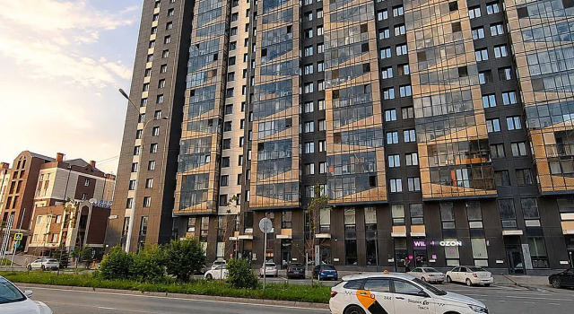 Просторная студия с панорамной лоджией рядом с Парком Победы