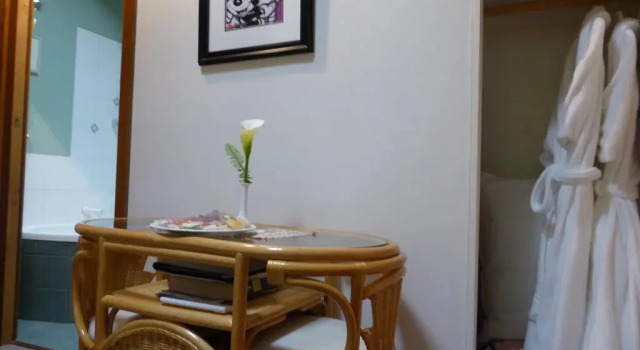 Aldgate Lodge Bed & Breakfast, Book Hotel  