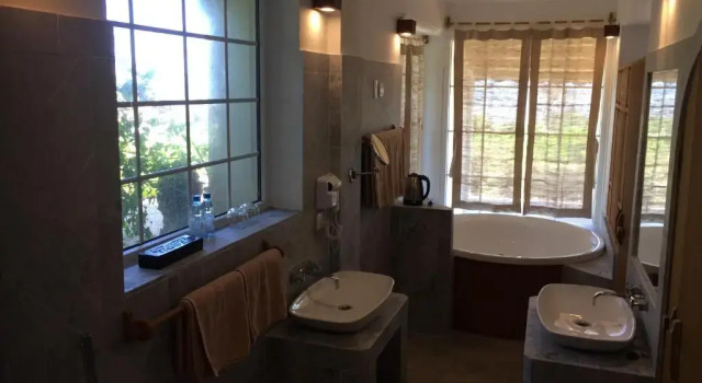 Семейный номер Deluxe с видом на океан Villa Louise Hue Beach Boutique Hotel
