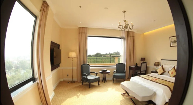 Двухместный номер Deluxe с балконом Phoenix Resort Bac Ninh