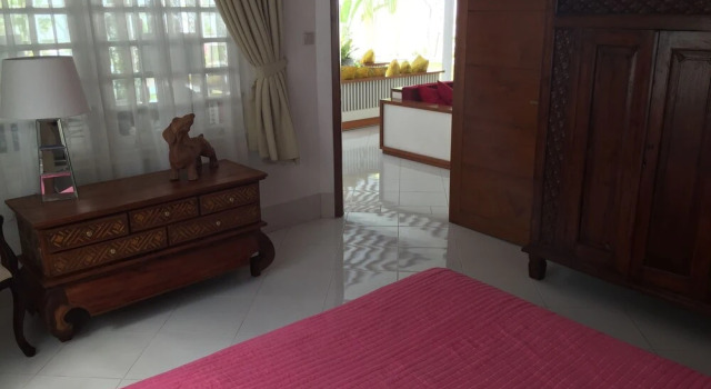 Yogyakarta Tropicana Villa, Book Villa Villaer i Yogyakarta, Villa