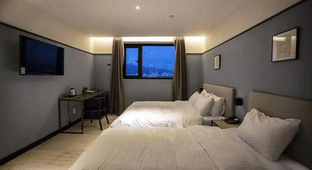 Brown Dot Myeongji