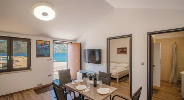 Nice Home in Kneze with Hot Tub, WiFi & Outdoor Swimming Pool, Забронировать Отель Отели острова Корчулы 3 звезды, рядом с Частный Пляж «Апартментс Друшкович», 3*