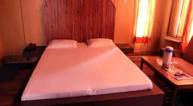 Hotel Sunshine Regency by Goroomgo, Забронировать Отель Отели штата Химачал-Прадеш с завтраком, Завтраки