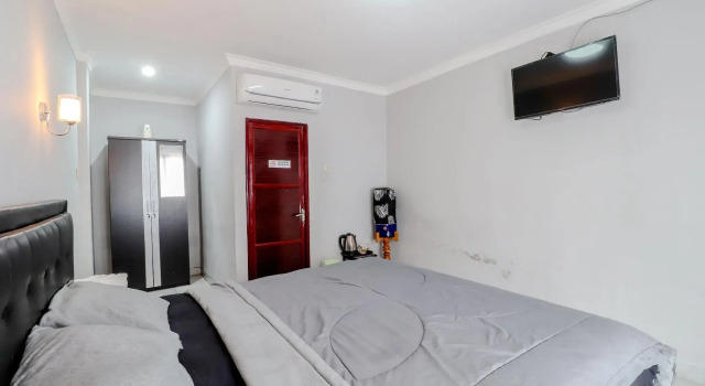 E Kamar, Book Hotel Hoteller i Kraton med parkering, Parkering
