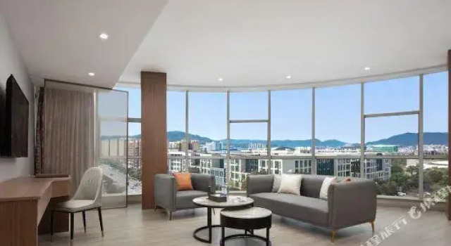 Executive Suite Foresoaring Hotel