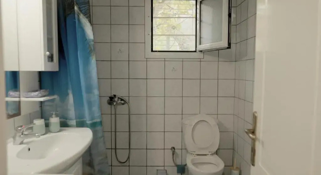 Seaside 5 Bedroom Spacious Villa close to airport