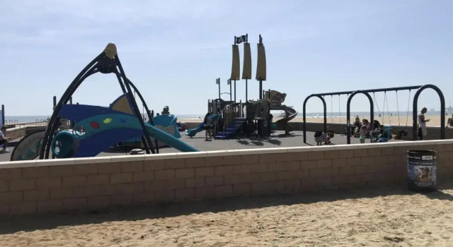 The Americana 4 bedroom with spa and bikes, seps to the beach, Забронировать Отель Хантингтон-Бич Beach Cities Orange County