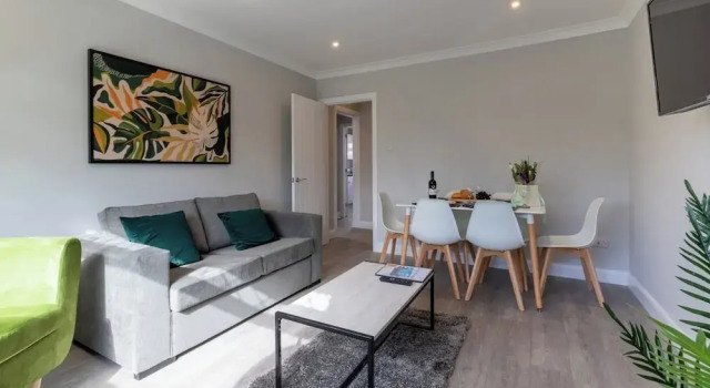 Altham Place-fully Refurbished 2-bath Bungalow