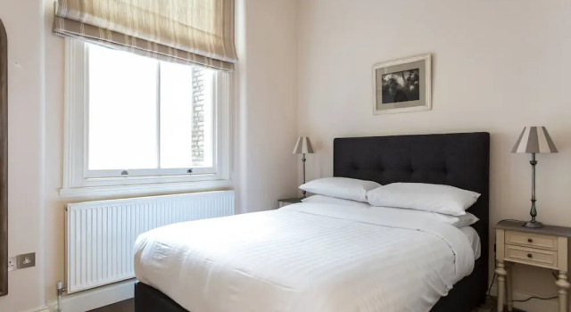 Cathcart Road IV by Onefinestay