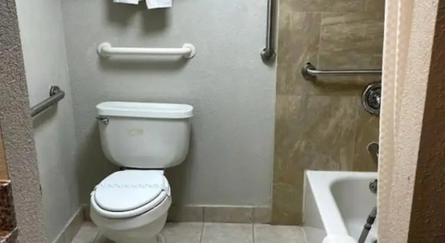 Двухместная студия Days Inn by Wyndham Fort Wright Cincinnati Area