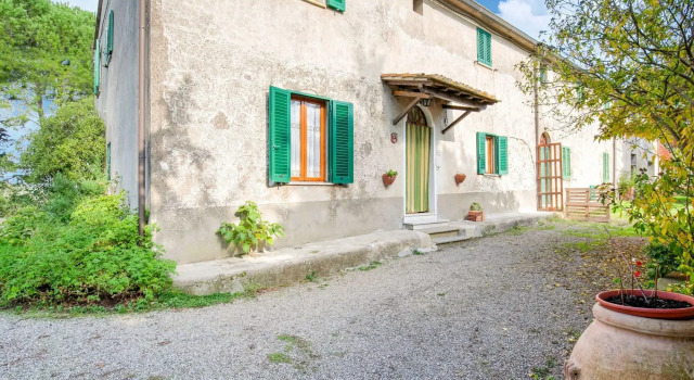 Tuscany Family Country Home, Prenota Hotel Chianni Toscana