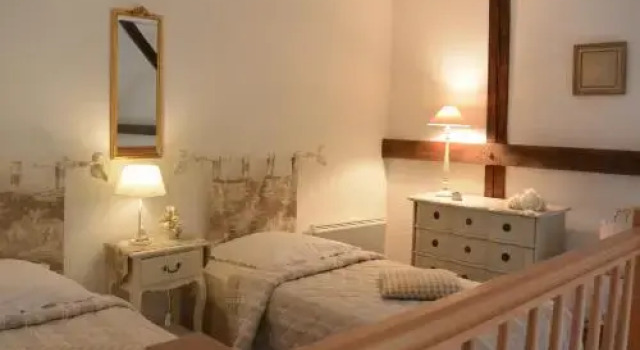 La Grange à Elise, Book Hotel  