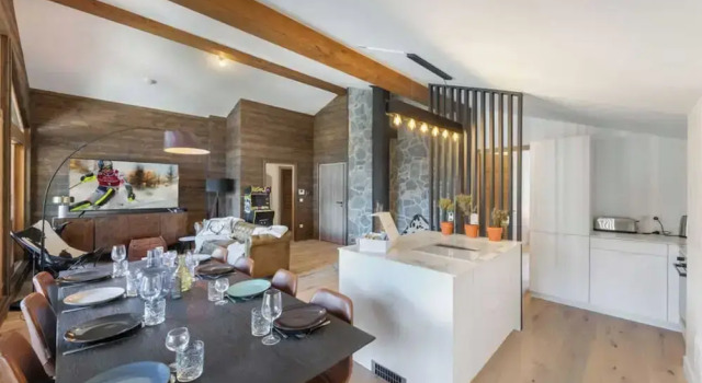 Апартаменты 4 Bedroom Duplex With Large Balcony and Parking