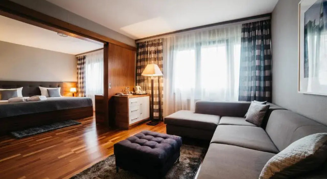 Апартаменты Omega Hotel