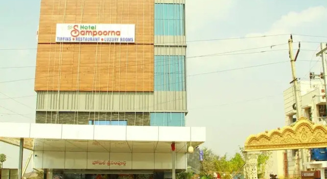 Sri Sampoorna Hotel, Rezerwuj Hotel Hajdarabad 