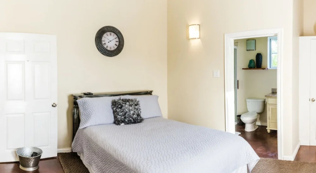Двухместный номер Premier с балконом и с видом на сад Blue Paloma Bed & Breakfast