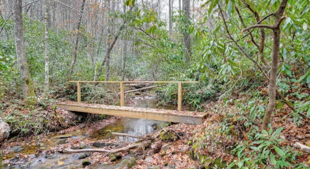 Коттедж Creekside Family Retreat by Waterfalls & Hiking!