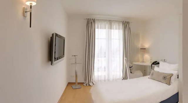 Hotel Villa Seeschau, Забронировать Отель Мерсбург Баден-Вюртемберг, рядом с Порт Мерсбург