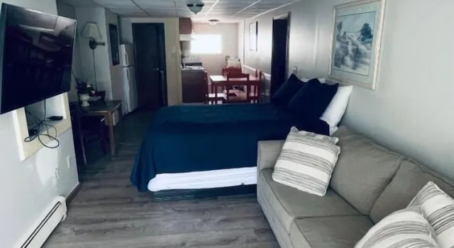 Апартаменты Deluxe с 2 комнатами с видом на бассейн Ships Inn