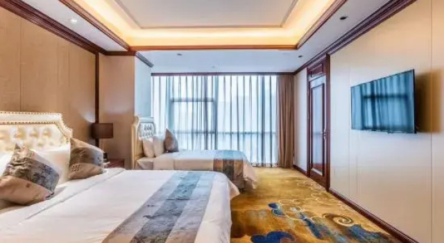 Люкс Iv International Hotel