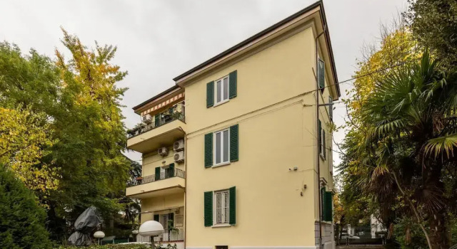 Alberti 12 - Appartamento Vittorio con Balcone