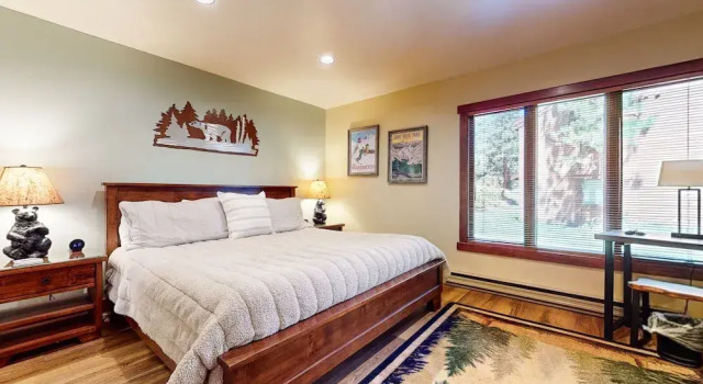 Snowcreek I 13 Mountain Views, Washer Dryer, Beautiful Quiet Community by RedAwning, Забронировать Апартаменты/квартира Отели Маммот-Лейкс с бассейном, рядом с Поле для гольфа Snowcreek, Бассейн