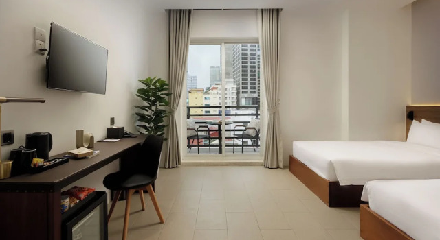 Двухместный номер Superior с балконом и с видом на город WH Hotel 310