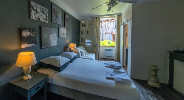 Трёхместный номер Deluxe La Maison aux Puits