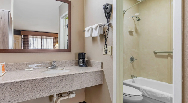 Двухместный номер Standard Quality Inn Paris Texas