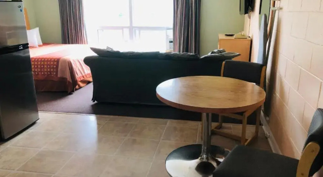 Студия Perth Plaza Inn & Suites