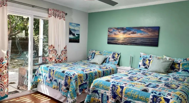 Costa Mesa Homestay - Private Rooms with 2 Shared Baths and Hosts Onsite, Забронировать Отель Коста-Меса Beach Cities Orange County