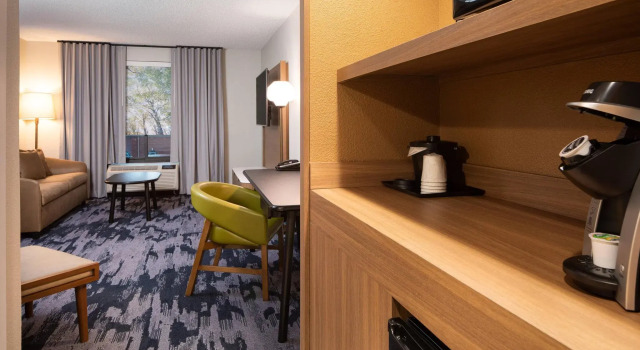 Двухместный люкс c 1 комнатой Fairfield Inn & Suites by Marriott Charleston