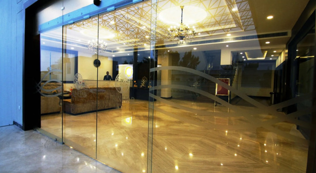 Hotel Trinetar Gardens, Забронировать Отель Отели Джамму и Кашмира с парковкой, Парковка