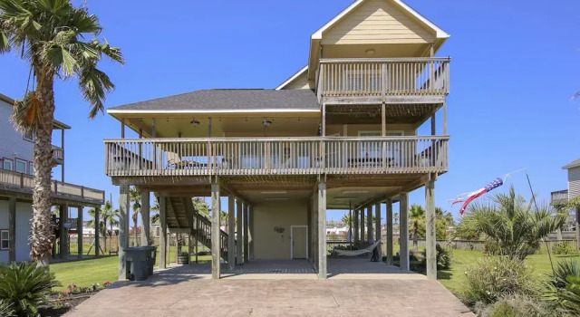 Beach Retreat 4 Bedrooms 2.5 Bathrooms Home, Varaa Lomakoti Mökit kohteessa Houston, Mökki
