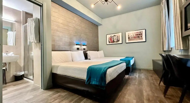 Четырёхместный семейный номер Globus Urban Hotel