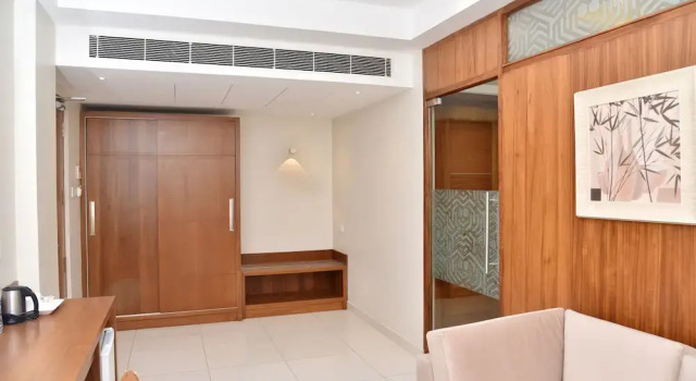 Люкс Navaratna Inn A Luxury Hotel