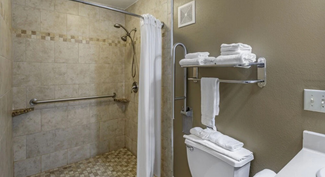 Четырёхместный номер Standard Richland Inn of Columbia