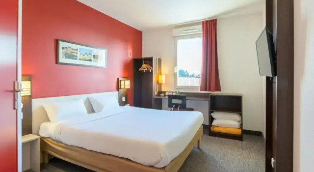 Двухместный номер B&B HOTEL Compiègne Thourotte