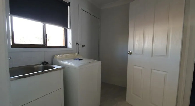 Апартаменты Standard Colonial Motel & Apartments