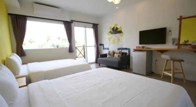 Четырёхместный номер Standard с балконом Kenting Hostel