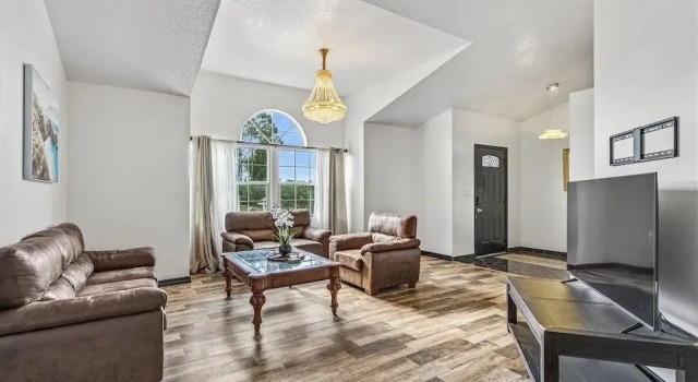 Relaxing Family Retreat In The Heart Of Sebastian 3 Bedroom Home, Book Hotel Sebastian Florida
