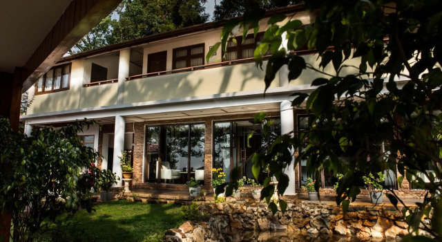 Royal Heritage Tripura Castle, Rezerwuj Hotel Hotele w Meghalaya z parkingiem, Parking