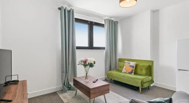 Апартаменты Пентхаус New Private Apartment Building Minutes From Heathrow