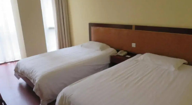 Home Inn Shenzhen Bao'an South Road, Забронировать Отель Лоху Шэньчжэнь, рядом с Шеньженский центр выставок и конференций