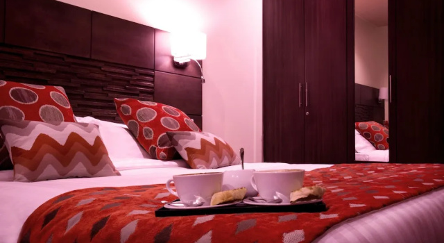 Двухместный люкс c 1 комнатой с балконом Bidwood Suite Hotel, Opposite Sarit Centre