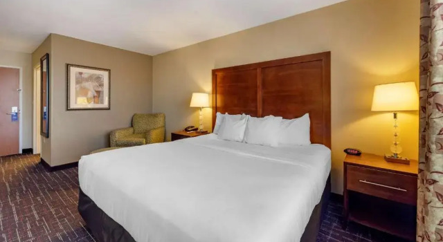 Номер Standard Spark by Hilton Shawnee