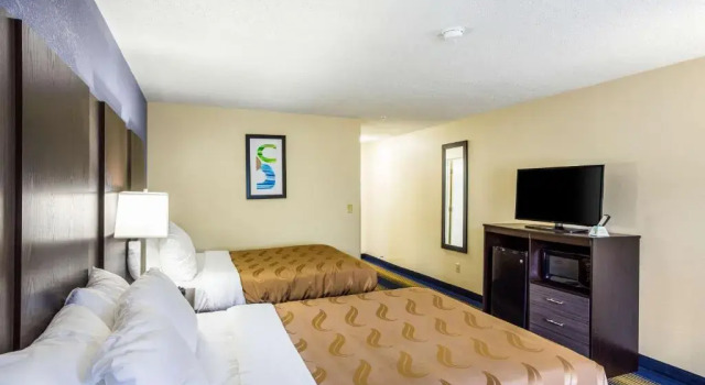 Четырёхместный номер Standard Quality Inn Charleston South