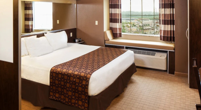 Люкс Microtel Inn & Suites by Wyndham St Clairsville - Wheeling